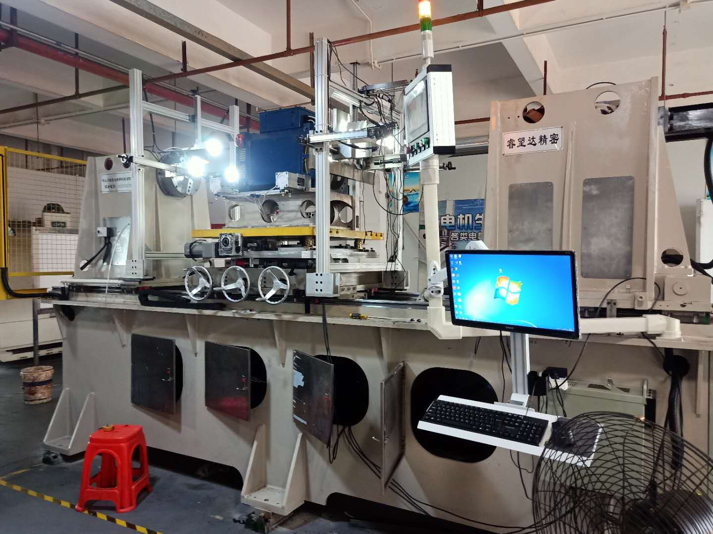 中型永磁電機(jī)定轉(zhuǎn)子對中合裝機(jī) 中型永磁電機(jī)定轉(zhuǎn)子對中合裝機(jī)